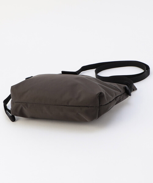 BAICYCLON by Bagjack（バイシクロン バイ バグジャック）の「BAICYCLON/バイシクロン 限定販売 210D NYLON MINI SHOULDER BAG / BCL-56（ショルダーバッグ・メンズ・ブラウン/ブラック・ﾌﾘ-）」の5枚目の写真