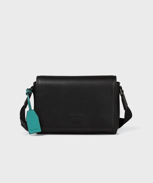 Paul Smith(ポールスミス)の「クリーンレザー ショルダーバッグ【553461 N341S】(ショルダーバッグ・メンズ・グレイッシュベージュ/ブラック・FREE)」の2枚目の写真