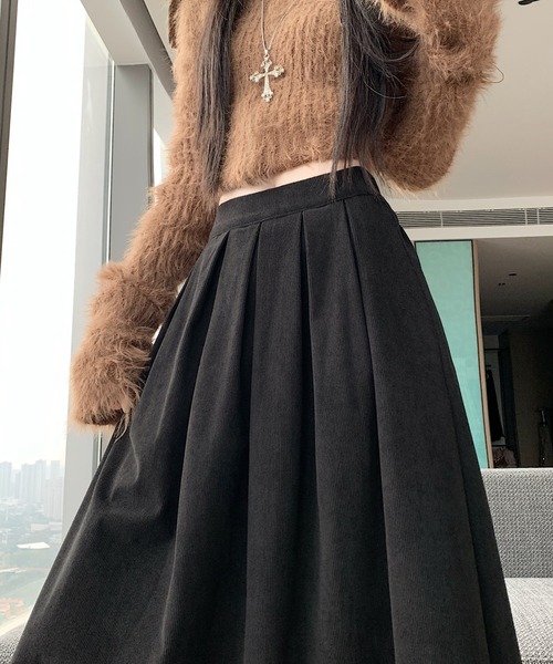 AMAJI(アマジ)の「コーデュロイ Aラインスカート(スカート・レディース・ブラウン/ブラック/グレー・SMALL/MEDIUM/LARGE/X-LARGE)」の5枚目の写真
