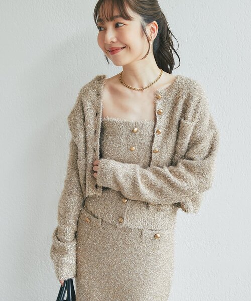 La boutique BonBon(ラブティックボンボン)の「ラメフェザービスチェ(ニット/セーター・レディース・ゴールド/オフホワイト・FREE)」の2枚目の写真