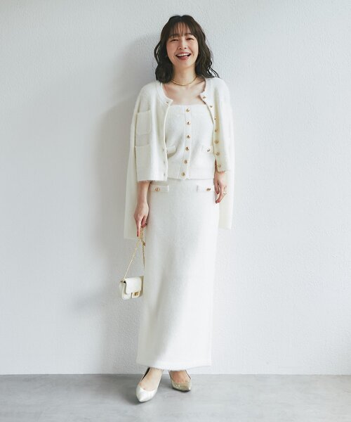 La boutique BonBon(ラブティックボンボン)の「ラメフェザービスチェ(ニット/セーター・レディース・ゴールド/オフホワイト・FREE)」の5枚目の写真