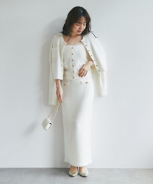 La boutique BonBon(ラブティックボンボン)の「ラメフェザービスチェ(ニット/セーター・レディース・ゴールド/オフホワイト・FREE)」の6枚目の写真