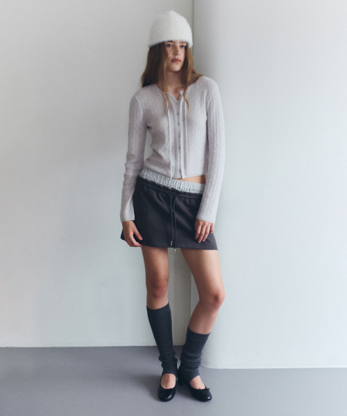 ROLAROLA（ロラロラ）の「NUBASIC サギングスウェット ミニスカート ディープグレー（スカート・レディース・ダークグレー・SMALL/MEDIUM）」の2枚目の写真