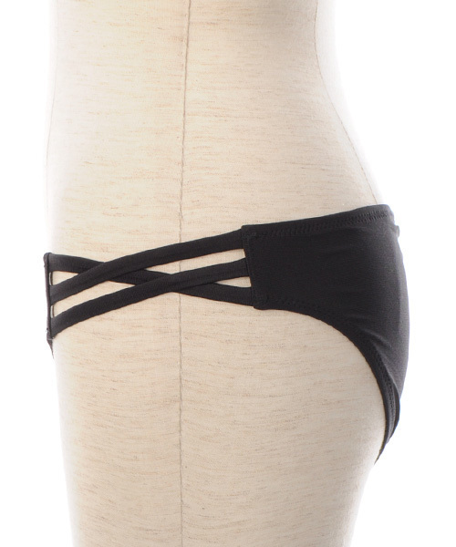 Luz Llena (philter)（ラズレナ　フィルター）の「[単品]コードデザイン・ビキニパンツ（水着・レディース・ミント/ホワイト/ピンク/ブラック・MEDIUM/SMALL/LARGE）」の10枚目の写真