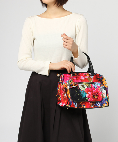 Desigual（デシグアル）の「「Desigual/デシグアル」バッグ（ショルダーバッグ・レディース・レッド系その他・ONE SIZE）」の2枚目の写真