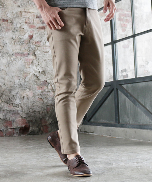 THE CASUAL(カジュアル)の「カツラギ素材 ストレッチ アンクル パンツ(パンツ)」|ベージュ