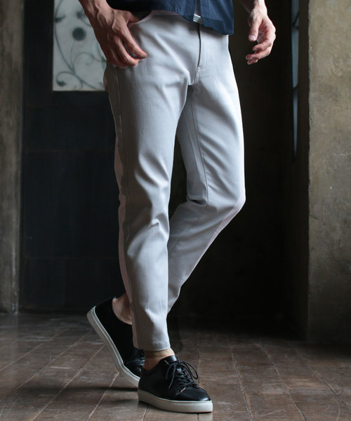THE CASUAL(カジュアル)の「カツラギ素材 ストレッチ アンクル パンツ(その他パンツ・メンズ・チャコール/モカ/ベージュ/ブラック/オリーブ/ワイン/アイボリー/ネイビー/ホワイト/ライトベージュ/ライトグレー/サックスブルー・M/XL/S/L)」の1枚目の写真