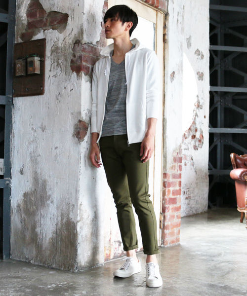 THE CASUAL(カジュアル)の「カツラギ素材 ストレッチ アンクル パンツ(その他パンツ・メンズ・チャコール/モカ/ベージュ/ブラック/オリーブ/ワイン/アイボリー/ネイビー/ホワイト/ライトベージュ/ライトグレー/サックスブルー・M/XL/S/L)」の17枚目の写真