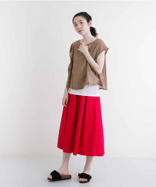 MERLOT（メルロー）の「インナードッキングシアークロップドプルオーバー4619（シャツ/ブラウス・レディース・オフホワイト/ブルー/レッド/モカ/ブラック・FREE）」の16枚目の写真