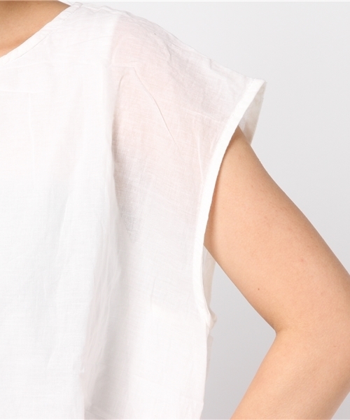 MERLOT（メルロー）の「インナードッキングシアークロップドプルオーバー4619（シャツ/ブラウス・レディース・オフホワイト/ブルー/レッド/モカ/ブラック・FREE）」の11枚目の写真