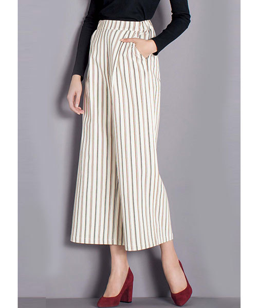 GeeRA（ジーラ）の「美脚シルエットワイドパンツ（その他パンツ・レディース・ホワイト/ブラック/レッド/ブルー/カーキ/ブラック系その他/オレンジ/チェック/ストライプ/ホワイト系その他・SMALL/MEDIUM/X-LARGE/LARGE/XXX-LARGE/XX-LARGE/XXXX-LARGE）」の3枚目の写真