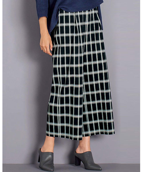 GeeRA（ジーラ）の「美脚シルエットワイドパンツ（その他パンツ・レディース・ホワイト/ブラック/レッド/ブルー/カーキ/ブラック系その他/オレンジ/チェック/ストライプ/ホワイト系その他・SMALL/MEDIUM/X-LARGE/LARGE/XXX-LARGE/XX-LARGE/XXXX-LARGE）」の5枚目の写真