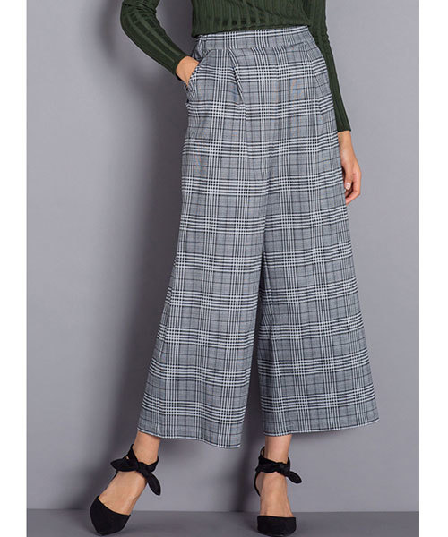 GeeRA（ジーラ）の「美脚シルエットワイドパンツ（その他パンツ・レディース・ホワイト/ブラック/レッド/ブルー/カーキ/ブラック系その他/オレンジ/チェック/ストライプ/ホワイト系その他・SMALL/MEDIUM/X-LARGE/LARGE/XXX-LARGE/XX-LARGE/XXXX-LARGE）」の10枚目の写真