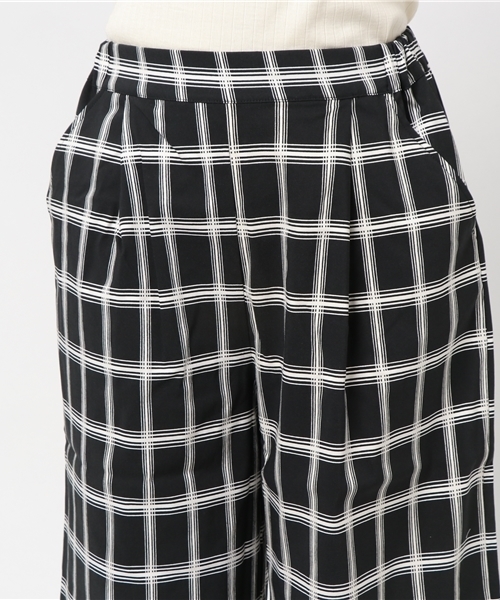 GeeRA（ジーラ）の「美脚シルエットワイドパンツ（その他パンツ・レディース・ホワイト/ブラック/レッド/ブルー/カーキ/ブラック系その他/オレンジ/チェック/ストライプ/ホワイト系その他・SMALL/MEDIUM/X-LARGE/LARGE/XXX-LARGE/XX-LARGE/XXXX-LARGE）」の17枚目の写真