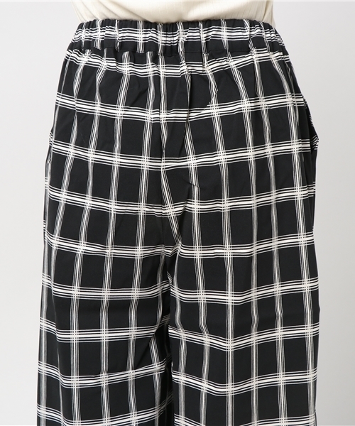 GeeRA（ジーラ）の「美脚シルエットワイドパンツ（その他パンツ・レディース・ホワイト/ブラック/レッド/ブルー/カーキ/ブラック系その他/オレンジ/チェック/ストライプ/ホワイト系その他・SMALL/MEDIUM/X-LARGE/LARGE/XXX-LARGE/XX-LARGE/XXXX-LARGE）」の13枚目の写真