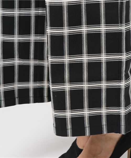 GeeRA（ジーラ）の「美脚シルエットワイドパンツ（その他パンツ・レディース・ホワイト/ブラック/レッド/ブルー/カーキ/ブラック系その他/オレンジ/チェック/ストライプ/ホワイト系その他・SMALL/MEDIUM/X-LARGE/LARGE/XXX-LARGE/XX-LARGE/XXXX-LARGE）」の16枚目の写真