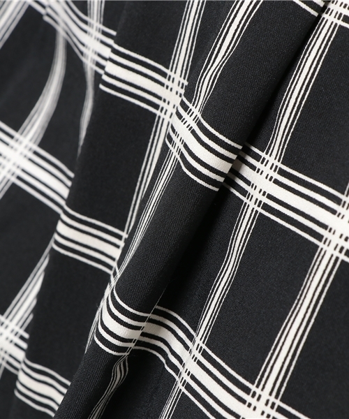 GeeRA（ジーラ）の「美脚シルエットワイドパンツ（その他パンツ・レディース・ホワイト/ブラック/レッド/ブルー/カーキ/ブラック系その他/オレンジ/チェック/ストライプ/ホワイト系その他・SMALL/MEDIUM/X-LARGE/LARGE/XXX-LARGE/XX-LARGE/XXXX-LARGE）」の15枚目の写真