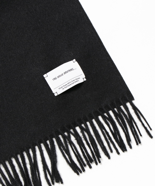 THE INOUE BROTHERS（ザイノウエブラザーズ）の「THE INOUE BROTHERS ベビーアルパカストール（ストール/ショール・メンズ・ホワイト/ブラック/グレー/オレンジ/ボルドー/キャメル/ネイビー・FREE）」の8枚目の写真