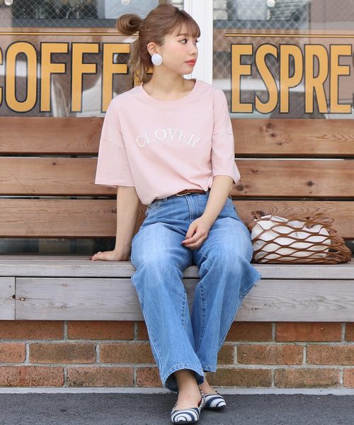 reca（レカ）の「ゆったり楽ちん◇ビッグシルエット 刺繍ロゴTシャツ　-CLOVER-（Tシャツ/カットソー・レディース・ホワイト/グレー/ブルー系その他/スモークピンク・FREE）」の4枚目の写真