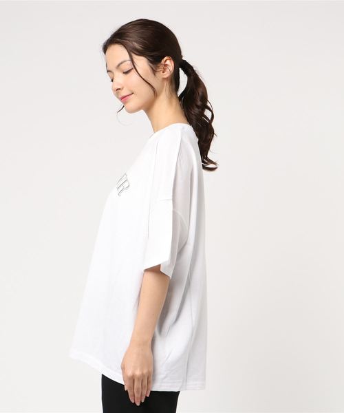 reca（レカ）の「ゆったり楽ちん◇ビッグシルエット 刺繍ロゴTシャツ　-CLOVER-（Tシャツ/カットソー・レディース・ホワイト/グレー/ブルー系その他/スモークピンク・FREE）」の5枚目の写真