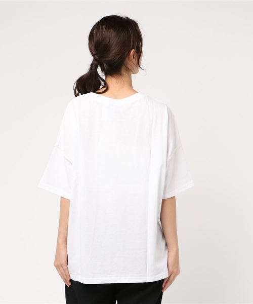 reca（レカ）の「ゆったり楽ちん◇ビッグシルエット 刺繍ロゴTシャツ　-CLOVER-（Tシャツ/カットソー・レディース・ホワイト/グレー/ブルー系その他/スモークピンク・FREE）」の6枚目の写真
