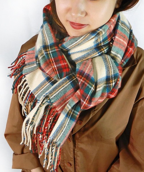 minia(ミニア)の「【洗える】ウールタッチやわらか大判ストール < チェック・無地 > ◆(ストール/ショール・レディース・グレー系その他/ベージュ系その他/レッド系その他/ブラック/ベージュ/ベージュ系その他2/ブラック系その他/グリーン系その他/ピンク系その他/ブラック系その他2/レッド系その他2/ライトパープル/ダークグリーン/ブルー系その他/ブラウン系その他/ブラウン/グレー系その他2/ベージュ系その他3/ブルー系その他2/チャコールグレー/マスタード/レッド・FREE)」の10枚目の写真