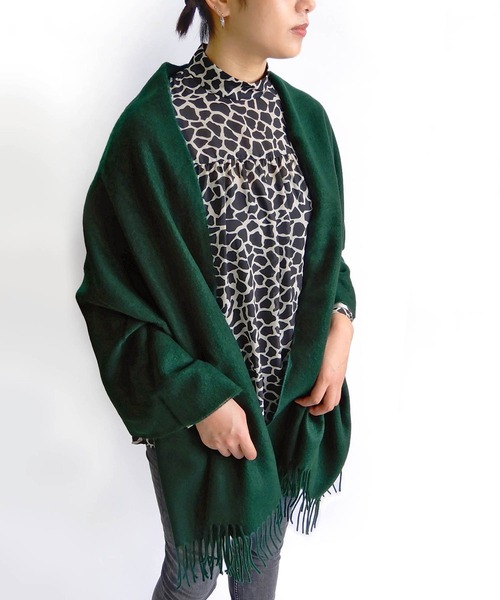 minia(ミニア)の「【洗える】ウールタッチやわらか大判ストール < チェック・無地 > ◆(ストール/ショール・レディース・グレー系その他/ベージュ系その他/レッド系その他/ブラック/ベージュ/ベージュ系その他2/ブラック系その他/グリーン系その他/ピンク系その他/ブラック系その他2/レッド系その他2/ライトパープル/ダークグリーン/ブルー系その他/ブラウン系その他/ブラウン/グレー系その他2/ベージュ系その他3/ブルー系その他2/チャコールグレー/マスタード/レッド・FREE)」の13枚目の写真