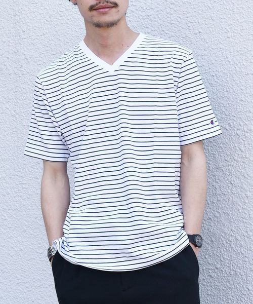 Champion(チャンピオン)の「Champion×SHIPS: 別注 ウォッシュドコットン ボーダー Vネック Tシャツ(Tシャツ/カットソー・メンズ・ホワイト/ブラック/ネイビー・SMALL/MEDIUM/LARGE)」の6枚目の写真