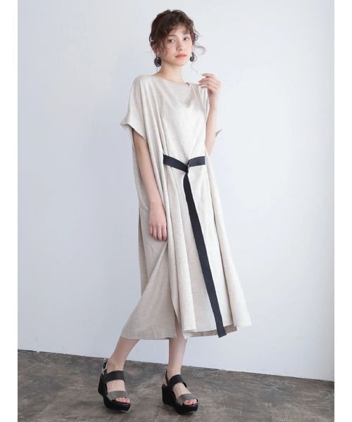 Editt by YECCA VECCA（エディットバイイェッカヴェッカ）の「レーヨン麻ベルトデザインワンピース（ワンピース・レディース・ベージュ/モカ・FREE）」の6枚目の写真