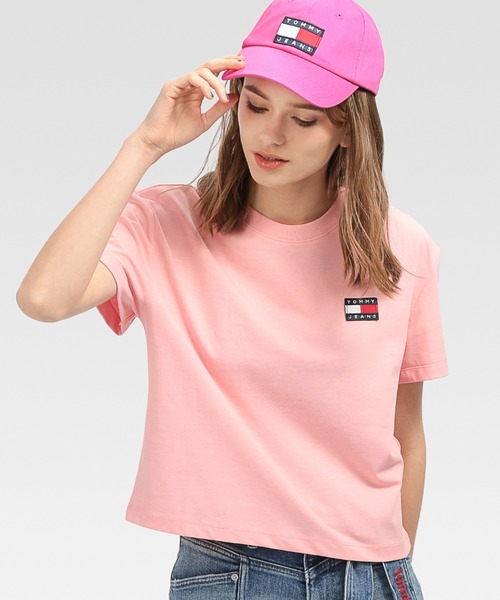 tommy jeans(トミー ジーンズ)の「オーバーサイズ バッジ Tシャツ(Tシャツ/カットソー・レディース・ホワイト/ブラック/ネイビー/レッド/ピンク/グレー/レッド系その他/ピンク系その他/ライトブルー/イエロー/オレンジ/ブラック系その他/イエロー系その他/コーラルピンク/ホワイト系その他/ピンク系その他2/グレー系その他・SMALL/MEDIUM/LARGE/X-SMALL)」の13枚目の写真