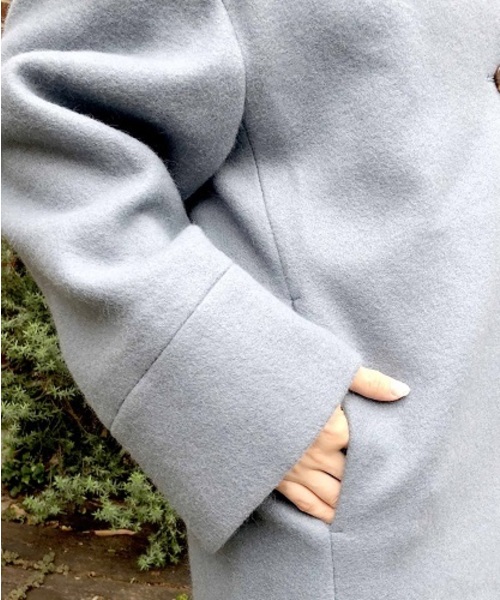 archives（アルシーヴ）の「ノーカラーモッサウールコート（その他アウター・レディース・ブラック/オフホワイト/ブルー・MEDIUM）」の18枚目の写真