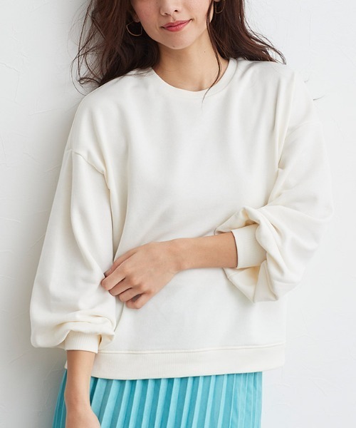 Pierrot(ピエロ)の「ミニ裏毛ボリュームスリーブプルオーバー(Tシャツ/カットソー・レディース・チャコールグレー/ブラック/アイボリー/グレイッシュベージュ・M/L)」の3枚目の写真