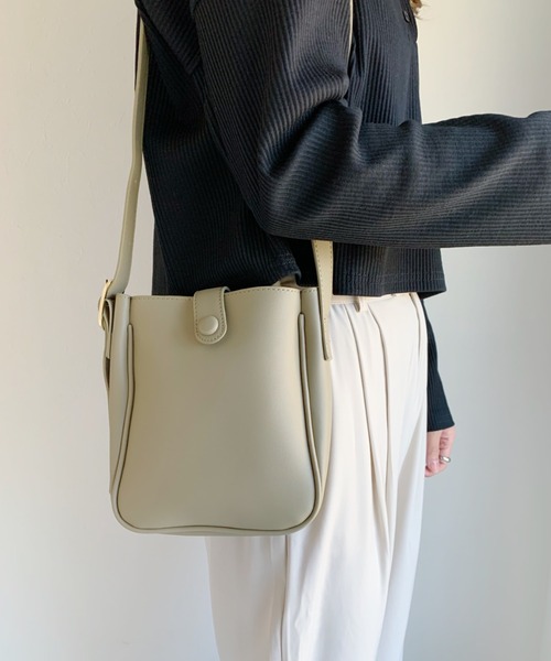 CLEA（クレア）の「ポーチ付スクエアミニショルダー（ショルダーバッグ・レディース・ホワイト/ブラック/オリーブ・FREE）」の16枚目の写真