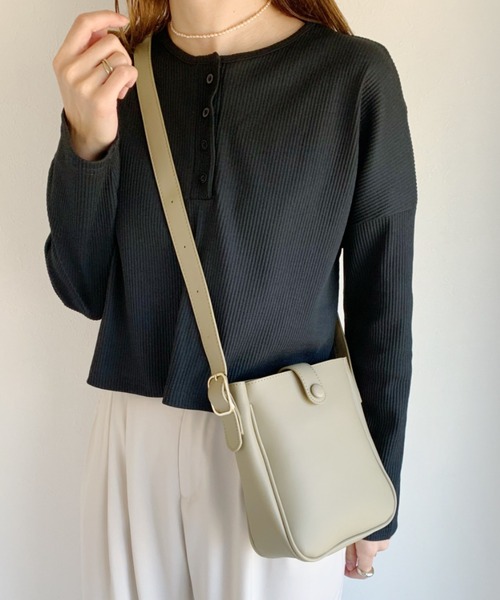 CLEA（クレア）の「ポーチ付スクエアミニショルダー（ショルダーバッグ・レディース・ホワイト/ブラック/オリーブ・FREE）」の9枚目の写真