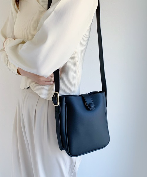 CLEA（クレア）の「ポーチ付スクエアミニショルダー（ショルダーバッグ・レディース・ホワイト/ブラック/オリーブ・FREE）」の7枚目の写真