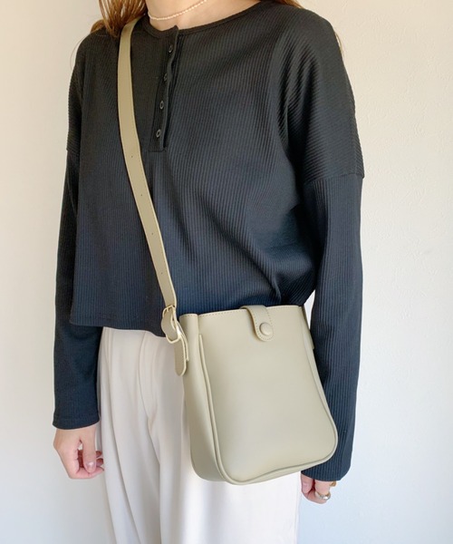 CLEA（クレア）の「ポーチ付スクエアミニショルダー（ショルダーバッグ・レディース・ホワイト/ブラック/オリーブ・FREE）」の10枚目の写真