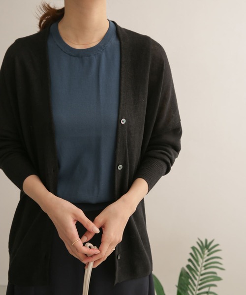 URBAN RESEARCH DOORS（アーバンリサーチドアーズ）の「リネンロングカーディガン（カーディガン/ボレロ・レディース・ブラック/グリーン/ベージュ・ONE）」の5枚目の写真