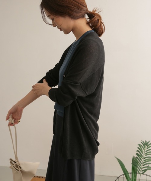 URBAN RESEARCH DOORS（アーバンリサーチドアーズ）の「リネンロングカーディガン（カーディガン/ボレロ・レディース・ブラック/グリーン/ベージュ・ONE）」の10枚目の写真