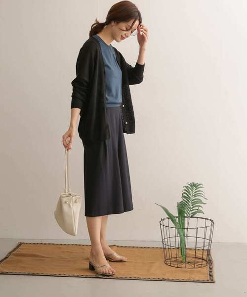 URBAN RESEARCH DOORS（アーバンリサーチドアーズ）の「リネンロングカーディガン（カーディガン/ボレロ・レディース・ブラック/グリーン/ベージュ・ONE）」の14枚目の写真