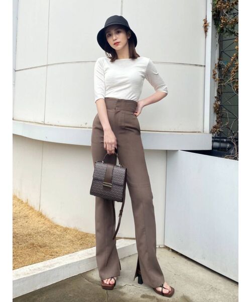 EMODA（エモダ）の「マークウエストフレアパンツ（その他パンツ・レディース・アイボリー/ブラウン/ブラック・SMALL/MEDIUM）」の15枚目の写真