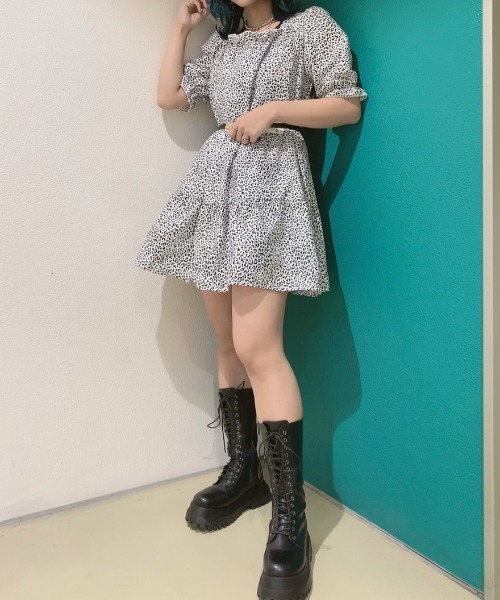 WEGO（ウィゴー）の「WEGO/スクエアネックティアードミニワンピース（チュニック・レディース・ホワイト/ブラック/アニマル・FREE）」の3枚目の写真