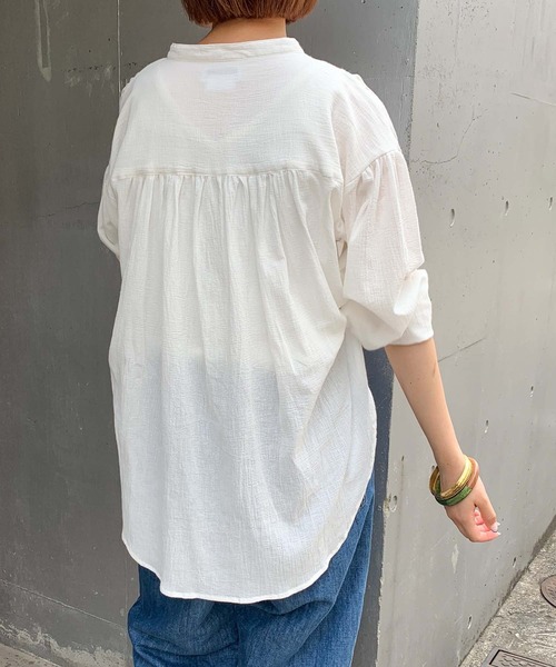 CIAOPANIC TYPY（チャオパニックティピー）の「【ZOZOTOWN限定】バンドカラーギャザーボイルブラウス（シャツ/ブラウス・レディース・ブラック/オフホワイト/グリーン/グレイッシュベージュ/イエロー・ONE SIZE）」の9枚目の写真