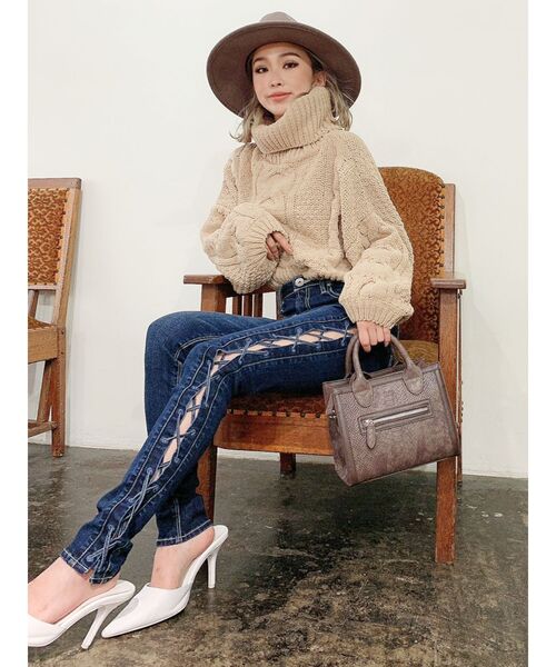 GYDA(ジェイダ)の「サイドレースアップデニムスキニーパンツ(デニムパンツ・レディース・インディゴブルー/ブルー・SMALL/MEDIUM/X-SMALL)」の3枚目の写真