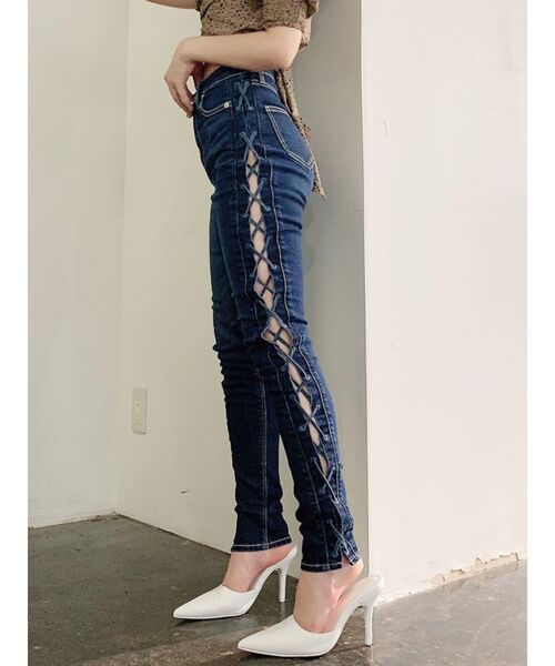 GYDA(ジェイダ)の「サイドレースアップデニムスキニーパンツ(デニムパンツ・レディース・インディゴブルー/ブルー・SMALL/MEDIUM/X-SMALL)」の6枚目の写真