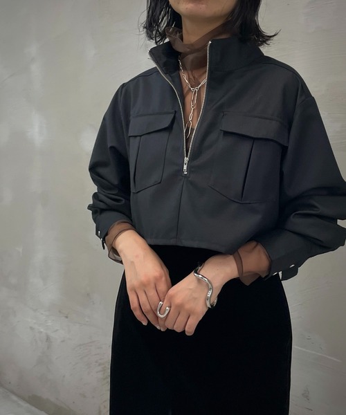 &g'aime(アンジェム)の「【&g'aime】フロントジッパーショートブラウス(シャツ/ブラウス・レディース・ブラック/チャコールグレー/グレイッシュベージュ・FREE)」の2枚目の写真