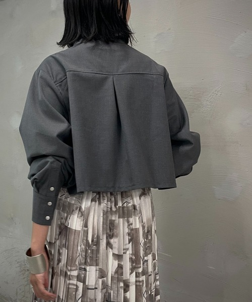 &g'aime(アンジェム)の「【&g'aime】フロントジッパーショートブラウス(シャツ/ブラウス・レディース・ブラック/チャコールグレー/グレイッシュベージュ・FREE)」の17枚目の写真