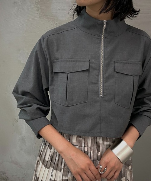 &g'aime(アンジェム)の「【&g'aime】フロントジッパーショートブラウス(シャツ/ブラウス・レディース・ブラック/チャコールグレー/グレイッシュベージュ・FREE)」の15枚目の写真