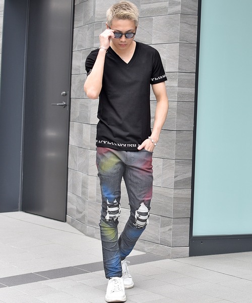 BLACK by VANQUISH（ブラックバイバンキッシュ）の「【BLACK by VANQUISH】カッティングロゴVネック半袖Tシャツ（Tシャツ/カットソー・メンズ・ホワイト/ブラック・XL/M/L）」の5枚目の写真