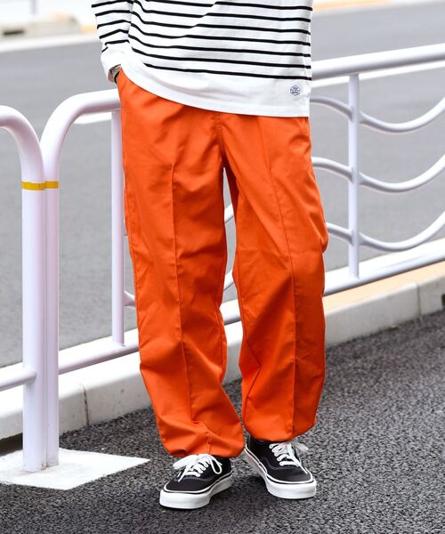 MACOBER（マコバ）の「【SHIPS別注】MACOBER: TC ドローストリングス ワイド イージー パンツ（チノパンツ・メンズ・ネイビー/グレー/オレンジ/ブルー・SMALL/MEDIUM/LARGE）」の4枚目の写真