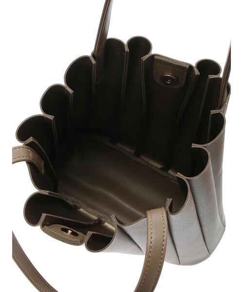 earth music&ecology（アースミュージックアンドエコロジー）の「プリーツトートバッグ ＊（トートバッグ・レディース・ブラック/モカ・FREE）」の16枚目の写真